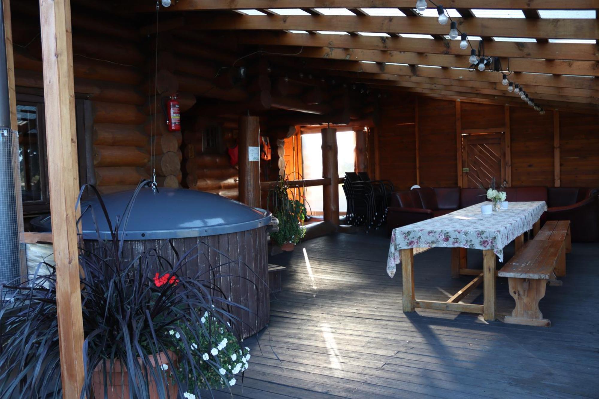 Hotel Kundzini Bīriņi Exterior foto